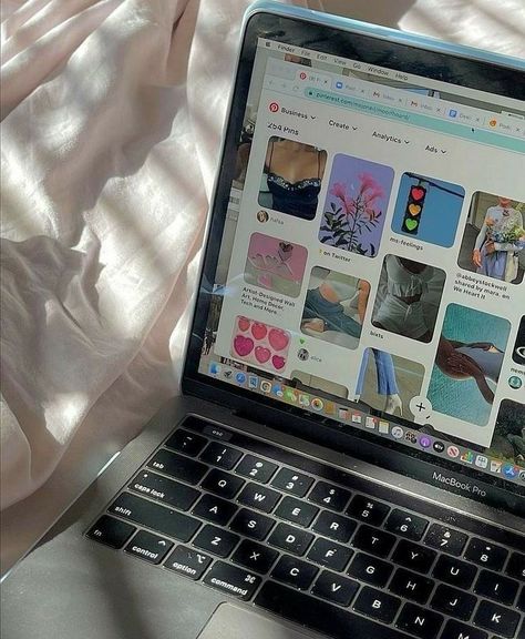 cr to the owner <33 Macbook Aesthetic, Photo Dump Ideas, Filler Pics, Dump Ideas, Dirty Air, Studying Inspo, Foto Ideas Instagram, Pinterest For Business, Instagram Inspo