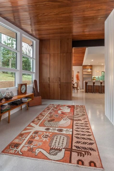 Architecture Renovation, Mud Room Entry, 70s House, Midcentury Home, Mid Century Modern Interiors, Modern Couch, Terrazzo Flooring, Style Deco, Mid Century Modern House