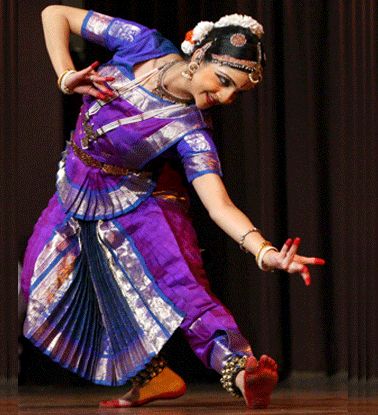 Dark+Purple+Bharatanatyam+Costume | Bharatanatyam is a traditional dance-form known for its grace, purity ... Odissi Dance, Indian Dances, Bharatanatyam Costume, Bharatanatyam Poses, Dance Of India, Dance Forms, Saree Draping Styles, Indian Classical Dance, World Dance