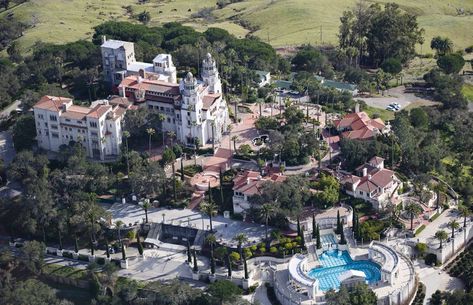 Hearst Castle California, Hurst Castle, San Simeon California, Old Hollywood Homes, San Simeon, Hearst Castle, Los Angeles Neighborhoods, California Coast, San Luis Obispo