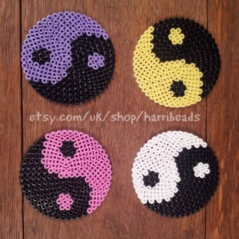 Yin And Yang Perler Beads, Perler Bead Ying Yang, Ying Yang Perler Beads, Pyssla Coaster, Small Hama Bead Designs, Hama Beads Coasters, Perler Beads Ideas, Melt Beads Patterns, Ying And Yang