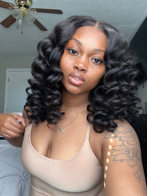 Wand Curls 😍 Wand Curls Black Women, Wand Curls On Weave, Custom Color Wigs, Color Wigs, Lace Fronts, How To Curl Short Hair, Nice Hair, Curl Pattern, Silk Press