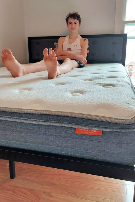 About SweetNight mattresses and a Hybrid Mattress Full Size review (Memory Foam & Inner Springs). Healthy Lifestyle Motivation Quotes, Gifts 2021, New Mattress, Mattresses Reviews, Sweet Night, Supplements For Women, Hybrid Mattress, Healthy Lifestyle Motivation, Interior Design Tips