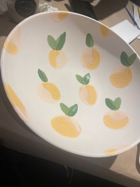 fruit bowl at pottery studio - Peach Design Fruit Painted Bowl, Ceramic Vases Diy, Pottery Fruit Bowl, Pottery Idea, Vases Diy, Paint Pottery, Peach Bowl, Peach Design, Edits Aesthetic