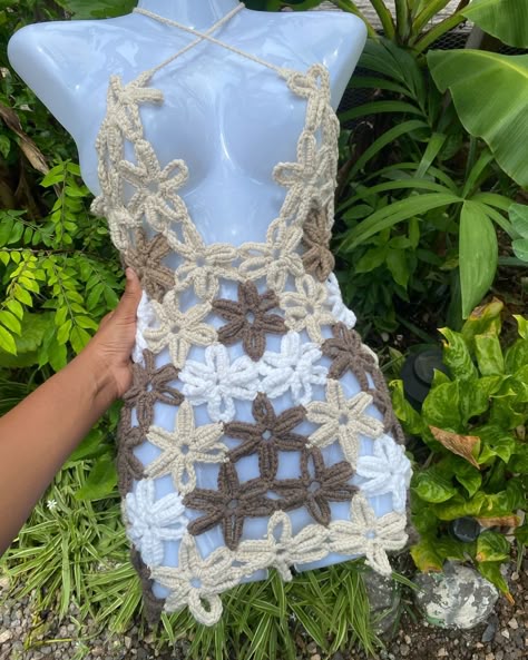 😮‍💨nude flower dress, perfect for your summer wardrobe. Pieces are done to order and can be made in any colors of your choice. #crochetinjamaica #crochetaddict #crochetdress #crochetsexy #crochetflowerdress Crochet Pattern Dress, Flower Crochet Pattern, Wardrobe Pieces, Crochet Summer Tops, Flower Crochet, Crochet Fashion Patterns, Crochet Summer, Crochet Dress Pattern, Crochet Diy