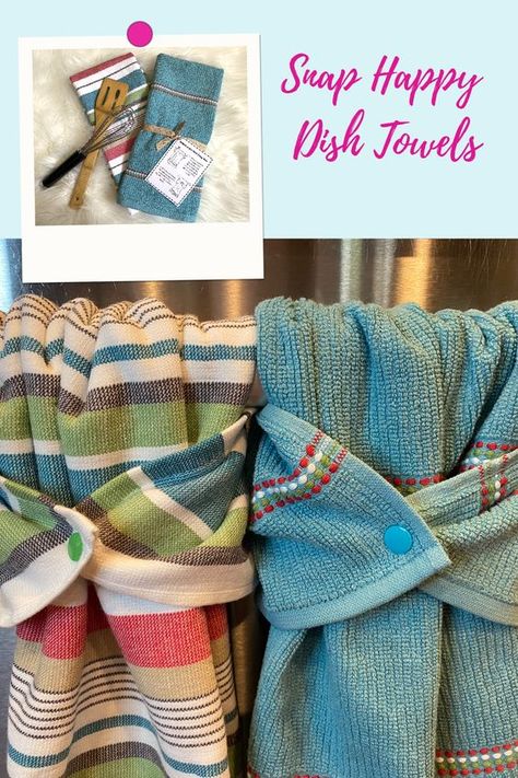 Quickly and easily add a snap to a dish towel for the perfect Mother's Day, housewarming or anytime gift. These towels look fantastic hanging up and even better, they won't fall on the floor! There's even a video tutorial and a free printable gift instruction tag to explain how to hang the towel up. Snap Kitchen Towels, Kitchen Towels Hanging With Snaps, Kitchen Towel With Snaps, Dishtowels With Snaps, Snappy Dish Towel Diy, Towels With Snaps, Kitchen Towels With Snaps, Hanging Kitchen Towel With Snaps, How To Make Hanging Tea Towels