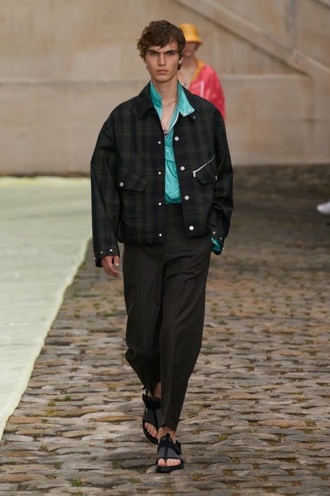 Couture Menswear, 2023 Menswear Fashion Show, Menswear Runway, 2023 Ss, Hermes Men, Menswear Fashion Show, Man Fashion, Fashion Runway, Menswear Fashion