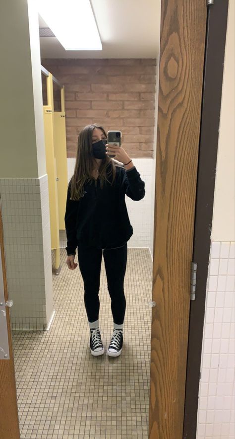 Converses With Leggings, Converse Outfit With Leggings, Fits With Black Converse, Black Converse With Leggings, Black High Top Converse Outfits Leggings, Comfy Outfits With Converse, Outfits To Wear With Black Converse, Outfits With Converse Black, High Top Converse Outfits Leggings