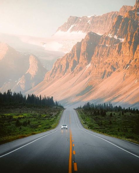 Paradise On Earth on Twitter: "Canada… " Icefield Parkway, Fit Board, Icefields Parkway, Beautiful Roads, Image Nature, Landscape Pictures, Cool Landscapes, Banff National Park, Travel Advice