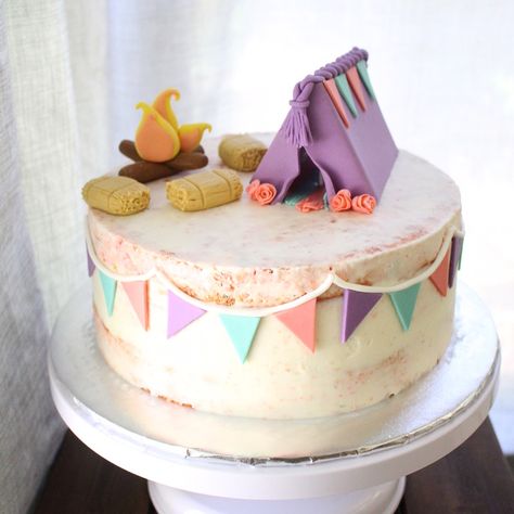 Camping Cakes Birthday, Camp Cake Birthday, Girl Camping Birthday Party, Pink Camping Birthday Party, Glamping Cake Ideas, Kids Glamping Party, Camping Birthday Party Cake, Girly Camping Theme Party, Indoor Glamping Birthday Party