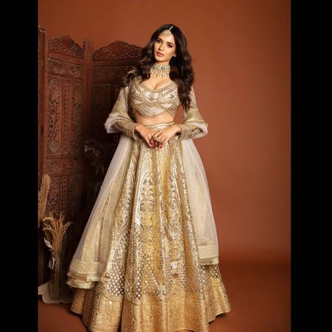 Golden Outfit, Heavy Lehenga, Evening Dress Beaded, Miss Grand, Bollywood Outfits, Miss India, Choli Designs, Indian Bridal Outfits, Designer Party Wear Dresses