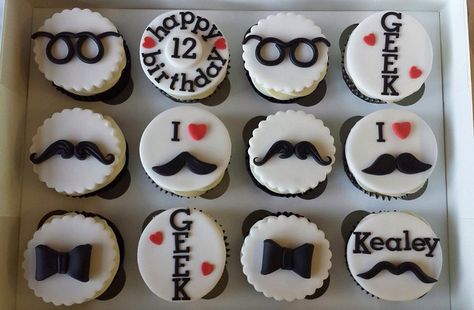 Happy Fathers Day Cake, Birthday Cake For Boyfriend, Fathers Day Cupcakes, Easy Dessert Recipes Christmas, Cupcake Fondant, Cupcakes For Men, Nerdy Nummies, Cake For Boyfriend, Decorating Cupcakes