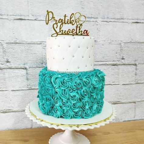 Teal Cake Ideas, Teal Birthday Cake, Tiffany Blue Cakes, Rosette Cakes, Teal Cake, Kitten Cake, Cakes Simple, 15th Birthday Cakes, Photo Cake Topper