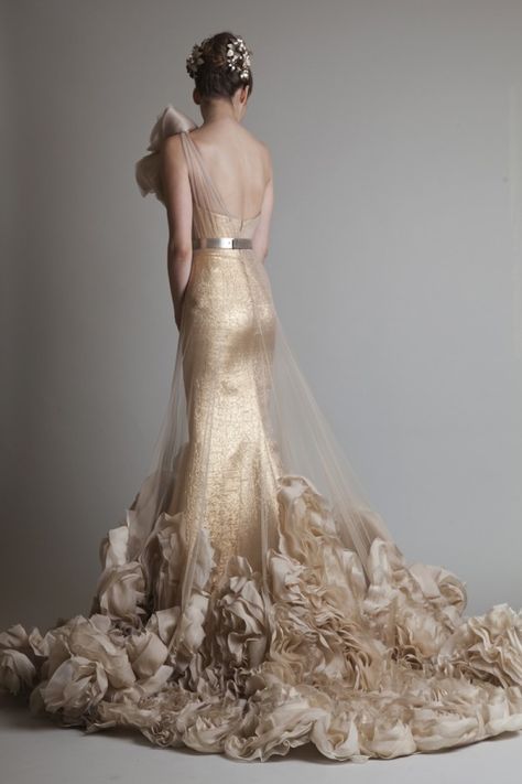 Designer Feature : Krikor Jabotian Fall 2013 - SingaporeBrides Krikor Jabotian Couture, Back Of A Woman, Krikor Jabotian, Sukienki Maksi, Couture 2014, 파티 드레스, فستان سهرة, A Wedding Dress, Simply Lovely