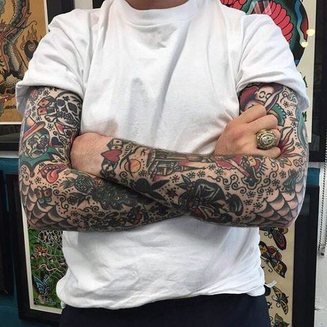 Old School Sleeve, Old Style Tattoos, Old School Tattoo Sleeve, American Traditional Sleeve, Traditional Tattoo Man, Man With Tattoos, Traditional Tattoo Woman, Mangas Tattoo, Tattoo Sleeve Filler