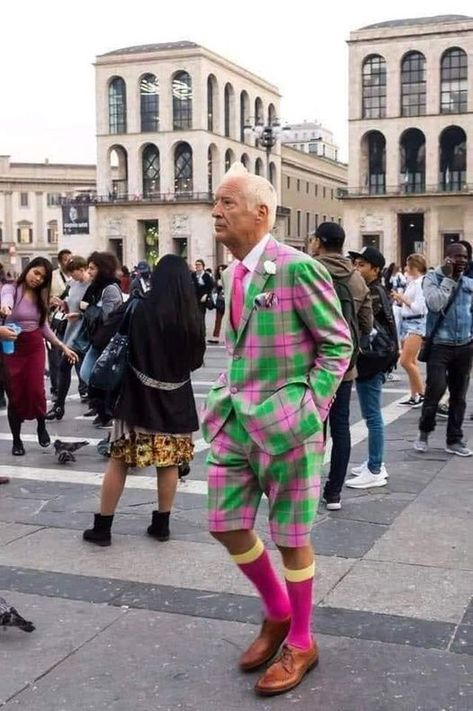 Estilo Kitsch, Masc Fashion, Museum Fashion, Swag Men, Advanced Style, Ageless Style, Weird Fashion, Fashion Mistakes, Milan Italy