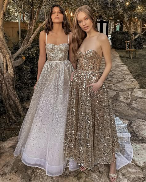 WHATS NEWGold & Silver sparkle gowns @berta #bertaeveningwear @villanona MUAH @shahafmakeup @oshersaadon_ . #lace #weddingmakeup #shimmer #weddingphotography #golddress #weddinghair #berta #bertanyc #kayrouzbridalberta #eveningdress #kayrouzbridaleveningwear #bertaeveningwear#gold #silver White Dress Bride, Sparkly Wedding Dress, Gold Prom Dresses, Long Evening Dress, Sweetheart Prom Dress, Evening Party Gowns, Long Evening Gowns, Formal Party Dress, Sparkly Dress