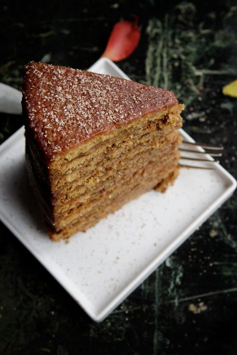 Apple Stack Cake Recipe – Garden & Gun Old Fashioned Molasses Stack Cake, Stack Cake Old Fashioned, Apple Stack Cake Recipe, Stack Cake Recipe, Apple Layer Cake, Apple Stack Cake, Stack Cake, Appalachian Recipes, Nursing Cake