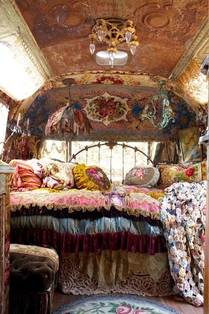 If Marie Antoinette had an Airstream trailer, it would look like this. (ONE OF THESE OLD SILVER AIRSTREAMS ALL FIXED UP,FOR LOCAL AND LONG DISTANCE TRAVEL WOULD BE SO COOL!!) Bedding Cushions, Bohemian Bedrooms, Hippie Living, Hippie Lifestyle, Caravan Interior, Living Place, Deco Boheme, Earthship, Bohol