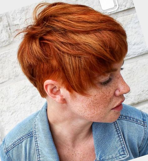 How many freckles do you see?? @ohmy_clementine On Katelyn??? #NothingButPixies 🛑🔥👈❤🔥👈 Hairstyles Ginger, Short Copper Hair, Edgy Pixie Hairstyles, Short Red Hair, Pixie Cut With Undercut, Pixie Cut With Bangs, Pixie Bob Haircut, Hair Adviser, Home Clothing