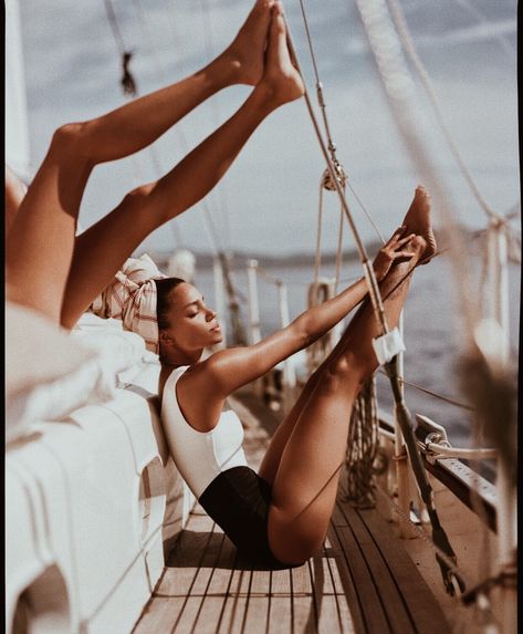 Sailboat Fashion Editorial, Yacht Photoshoot, Sailing Pictures, Sailing Aesthetic, Boat Photoshoot, Yachts Girl, Yacht Week, Yacht Party, Fishing Pictures