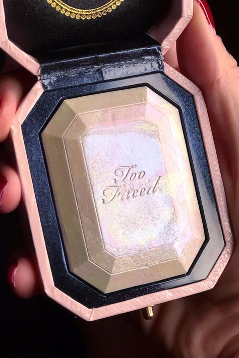 Too Faced's New Diamond Highlighter Is So Damn Shiny, You May Need Sunglasses to Admire It Diamond Highlighter, Product Wishlist, Make Up Kits, Diy Mascara, Beauty Make-up, Makeup Guide, Kesha, Mac Makeup, Luxury Makeup