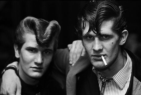 Brothers, Red Deer, Croydon, 1976 by Chris Steele-Perkins Picture: © Chris Steele Perkins / Magnum Photos Teddy Boy Hair, Teddy Boy Style, Teddy Boy, Anita Pallenberg, Teddy Girl, Elvis Costello, Photographers Gallery, Teddy Boys, Boy London