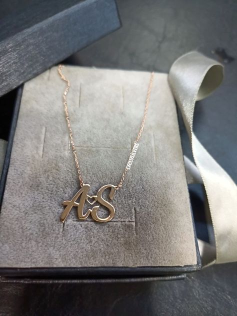 Aestethic Jewelry Jelewery Aesthetic Vintage Jewelry Aesthetic Necklaces With Initials, S Letter Necklace, S Necklace Initial, Necklaces With Letters, Gold Pendants For Men, Pendants For Men, S A, Gold Initial Pendant, S Initial