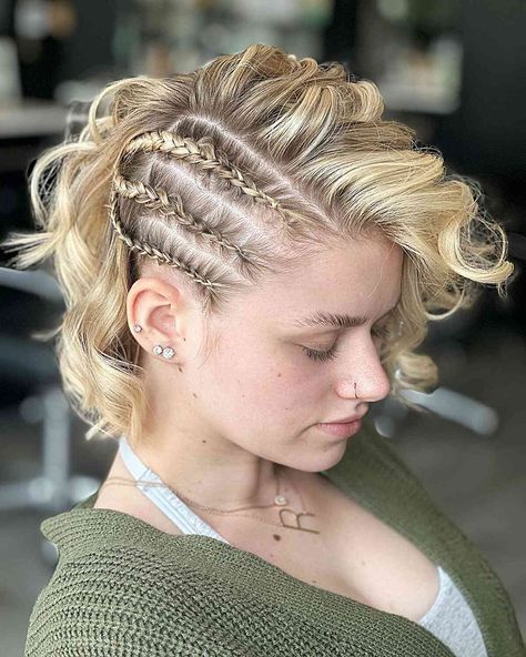 25 Coolest Viking Hairstyle Ideas for Women in 2024 Viking Braids Female Short Hair, Easy Viking Hairstyles, Viking Hairstyles Women, Viking Hairstyles Female, Long Stacked Haircuts, Female Short Hair, Viking Haircut, Night Out Hairstyles, Viking Hairstyles