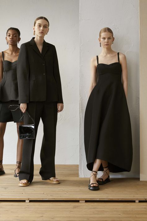 Jil Sander Dress, Black Outfits, 2019 Fashion, Black Women Fashion, Fashion Editorial, Best Fashion, Jil Sander, Womens Fashion Trends, Urban Fashion