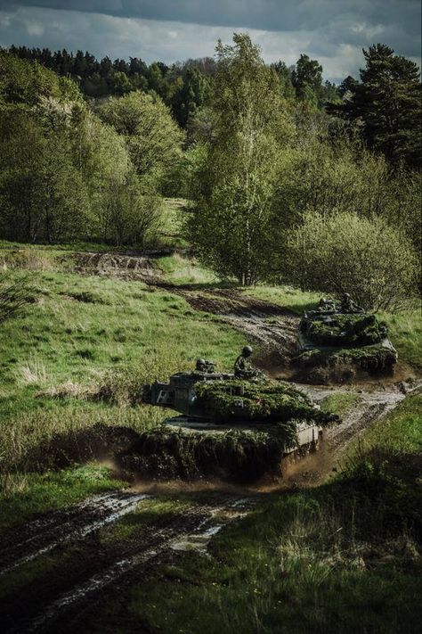 Leopard 2a7 Wallpaper, Airborne Army, Tank Wallpaper, Tank Warfare, Swedish Army, Military Aesthetic, Military Wallpaper, Military Gear Tactical, Military Special Forces