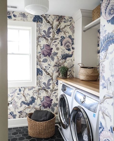 Style Me Pretty Living on Instagram: “Laundry rooms covered in wallpaper is a trend we will always be behind. These utlitarian rooms went from being hidden to a home highlight,…” Oak Laundry Room, Laundry Room Wallpaper Ideas, Laundry Wallpaper, Room Wallpaper Ideas, Laundry Room Wall, Laundry Room/mud Room, Style Me Pretty Living, Laundry Room Wallpaper, Best Bathroom Designs