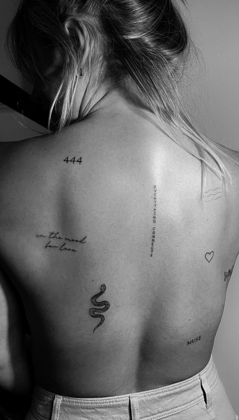 Font Tato, Small Back Tattoos, Tato Minimal, Classy Tattoos, Discreet Tattoos, Spine Tattoos, Subtle Tattoos, Elegant Tattoos, Feminine Tattoos