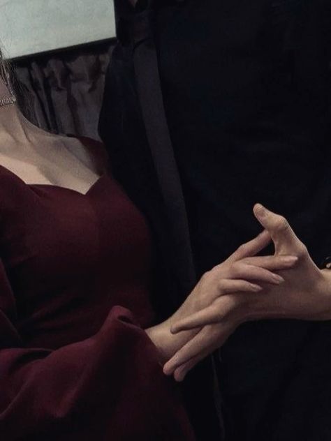 Arm In Arm Couple, Classy Couple Romantic, Juliette Cai And Roma Montagov, Couple Hands Aesthetic, Vintage Couple Aesthetic, Dark Academia Couple, Date Couple, Hands Aesthetic, Couple Hands