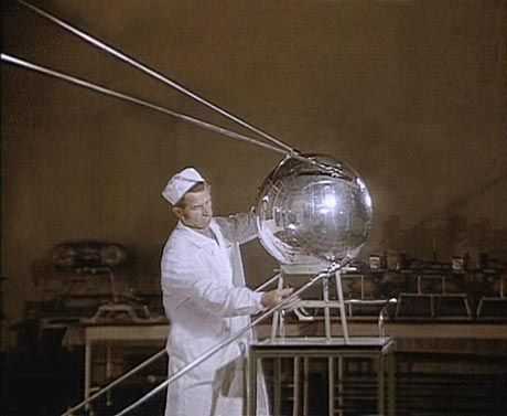 Sputnik 1, 1957 first soviet satellite Sputnik Sweetheart, Apollo Nasa, Metal Sphere, Apollo Space Program, Modern World History, Space Race, Rocket Science, United State, Space Program