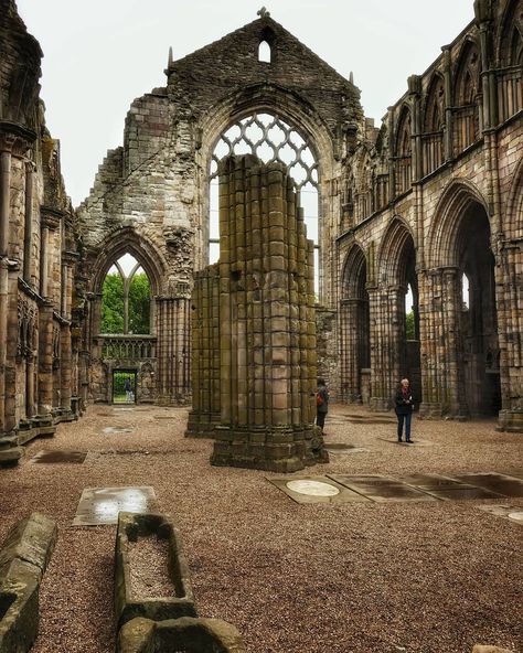 Holyrood Palace, United Kingdom Map, King David, Irish History, Europe Map, 15th Century, Barcelona Cathedral, Edinburgh, Palace