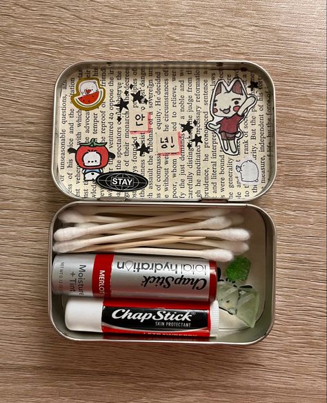 Metal Box Aesthetic, Aesthetic Pochacco, Altoids Wallets, Tin Wallet, Mint Tin Crafts, Altoids Wallet, Box Aesthetic, Studying Stationary, Mint Aesthetic