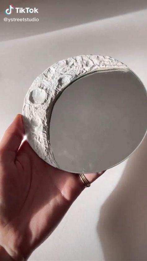 Moon Mirror Diy, Clay Mirror, Fimo Ring, Moon Mirror, Wooden Decoration, Tanah Liat, Mirror Painting, Clay Art Projects, Diy Crafts Hacks