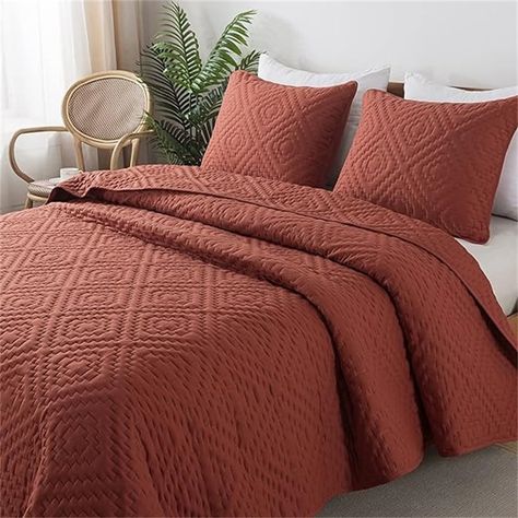 High material: 100% ultrafine fiber polyester, more durable, soft and comfortable, skin friendly ultrasonic quilt cover, lightweight quilt double bedspread cover set. Quilt Bedding Sets, California King Size Bed, Queen Size Bedspread, Quilted Blanket, Twin Quilt Size, Comforter Bed, Queen Size Quilt, King Size Quilt, Bedding Stores