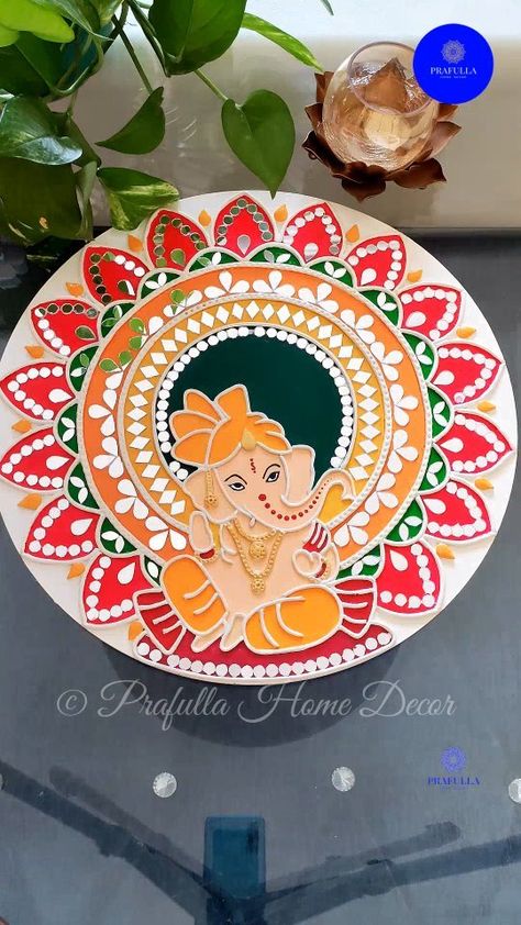 Prafulla Home Decor on Instagram: "Reserved Copyrights. Do not copy ❌ or recreate.**©️ Bring the blessings and positive energy of the lord Ganesha into your home with this…" Lippan Art Of Ganesha, Crafts For Decorating Home, Lippon Art Ganesha, Lippan Art Ganpati Design, Home Decor Art And Craft, Ganpati Lippan Art Mirror, Lord Ganesha Lippan Art, Lipan Art Ganesha, Lippan Art Design Ganesha