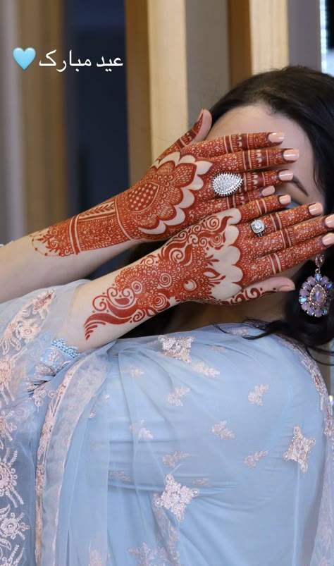 New Pakistani Mehndi Designs, Mahndi Pic, Mahendiii Design, Mehndi Pics, Easy Rangoli Designs Videos, Simple Mehndi Designs Fingers, Very Simple Mehndi Designs, Pretty Henna Designs, Stylish Mehndi Designs