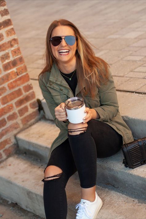 Fall Outfits With Olive Green Jacket, Hunter Green Jacket Outfit, Olive Green Moto Jacket Outfit, Denim Green Jacket Outfit, How To Style Olive Green Jacket, Green Olive Shirt Outfit, Olive Jacket Outfit Fall, Green Olive Jacket Outfits, Khaki Denim Jacket Outfit