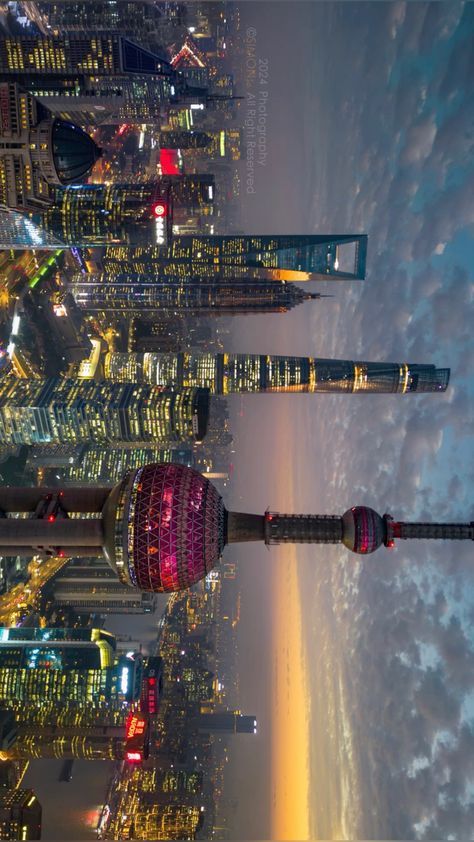 China Street Photography, Shanghai Night Aesthetic, Chongqing China Aesthetic, China Night Aesthetic, Chinese City Aesthetic, China City Aesthetic, China City Night, China Travel Aesthetic, China Aesthetic City