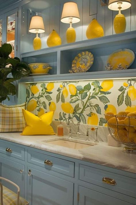 cheerful lemon kitchen Lemon Themed Kitchen, Yellow And Green Color Palette, Spanish Kitchen Design, Tuscan Kitchen Design, Painted Kitchens, Kitchen Beautiful, Lemon Kitchen Decor, Kitchens Cabinets, Squeeze The Day