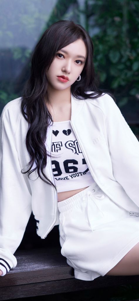 Cheng Xiao Wallpaper, Pink Dress Short, Actress Wallpaper, Cheng Xiao, Phone Wallpaper Images, Korean Actresses, Chinese Actress, Kpop Wallpaper, Dress Short