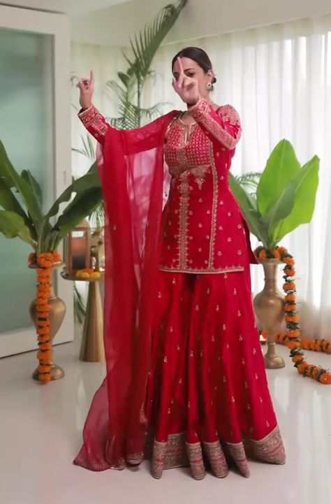 Karwachauth Suits Designs, Sharara Ideas Indian Weddings, Karwachauth Outfit Ideas, Karwachauth Dress Ideas 2024, Boutique Dress Designs Embroidery, Karwachauth Look Suit, Karwachauth Dress Ideas, Gowns Dresses Indian Party Wear, Gowns Dresses Indian