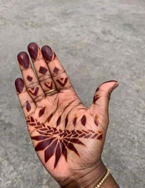 West African Henna, African Henna, Herbal Business, Henna Ideas, Henna Tattoo Designs Hand, Henna Designs Easy, Simple Henna, Henna Patterns, Henna Tattoo Designs