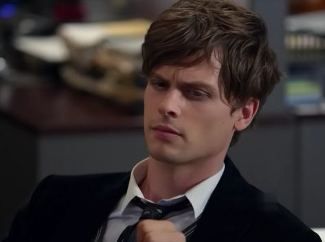 Spencer Reid circa season 7... <3 this hairstyle Spencer Reid Season 7, Dr Reid, Matthew 3, Dr Spencer Reid, Crimal Minds, Matthew Gray, Matthew Gray Gubler, Spencer Reid, Celebrity Tattoos