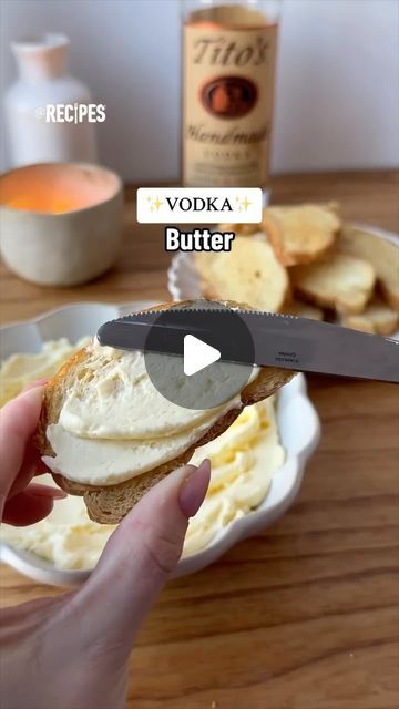 Cocktails (21+ to follow) on Instagram: "Butter gets blended with vodka to create this lusciously creamy Vodka Butter 🤤🧈 Would you give this recipe a try?👀✨ #vodkabutter #vodka #butter#butterrecipes #breadandbutter #boozyrecipes#infusedbutter #recipes" Buttershots Drinks Cocktails, Vodka Butter, Caramel Infused Vodka, Vanilla Bean Infused Vodka, Taaka Vodka Recipes, Birthday Dinner, Follow On Instagram, Birthday Dinners, May 20