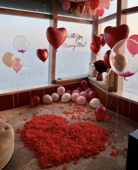 Romantic Proposal Setup, Indoor Proposal Ideas Home, Cozy Proposal, Proposal Ideas Engagement Hotel Room, Hotel Anniversary Ideas Night, Bedroom Proposal Ideas Engagement, Private Proposal Ideas Romantic, Proposal With Balloons, Proposal Decorations Indoor